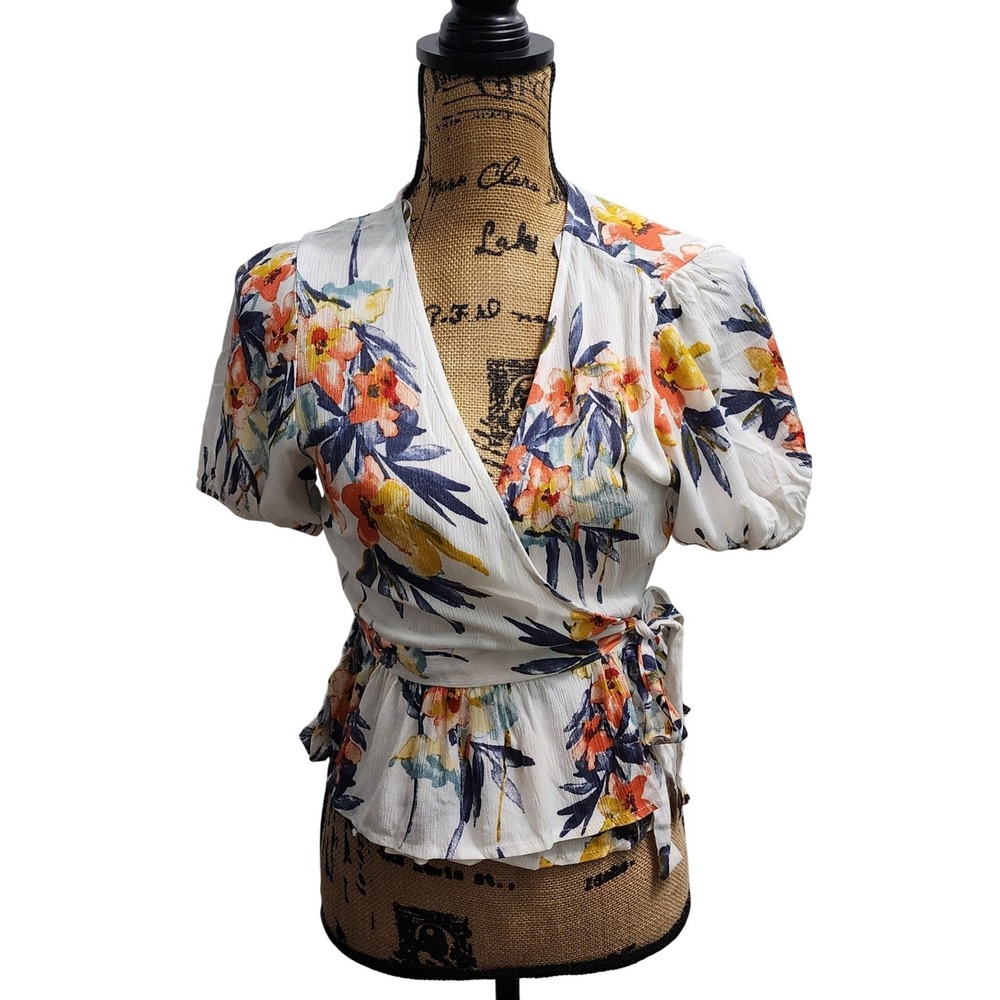 One‎ Clothing Floral Wrap Top Blouse Short Sleeve Tie Waist White S